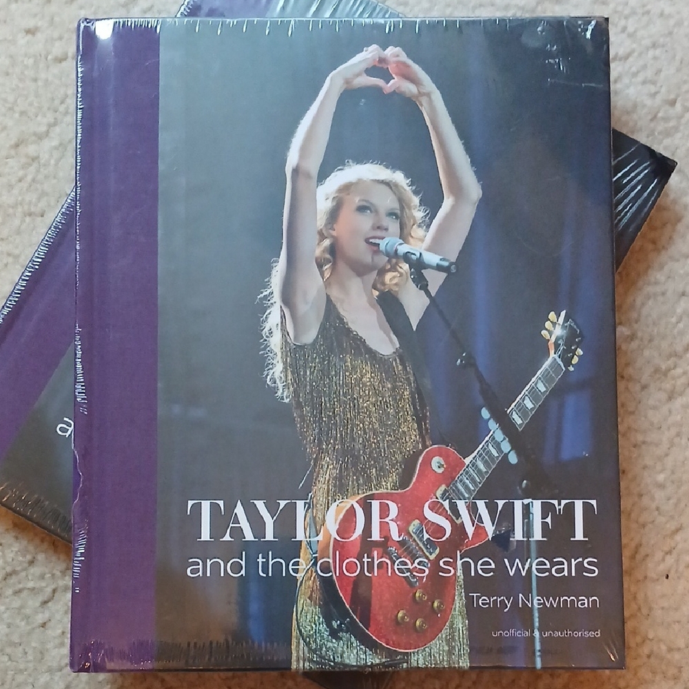 Taylor Swift And The Clothes She Wears Book By Terry Newman